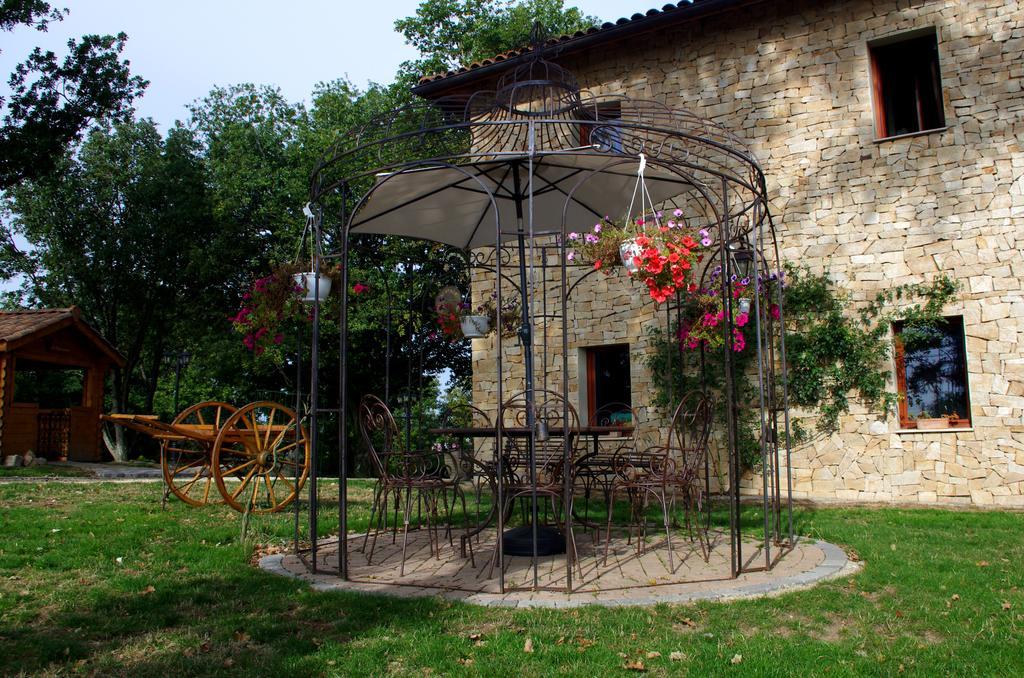 Auberge Les Tables Du Ban Saint-Pierre-la-Palud エクステリア 写真