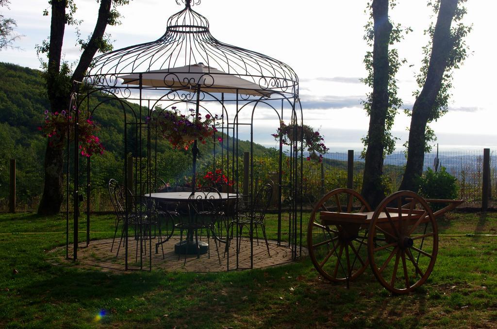 Auberge Les Tables Du Ban Saint-Pierre-la-Palud エクステリア 写真