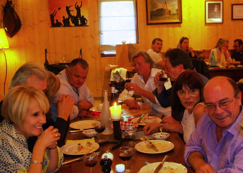 Auberge Les Tables Du Ban Saint-Pierre-la-Palud エクステリア 写真