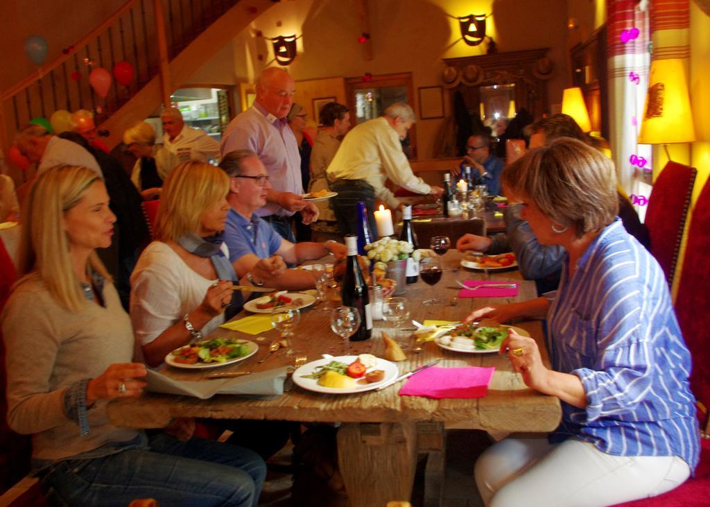 Auberge Les Tables Du Ban Saint-Pierre-la-Palud エクステリア 写真