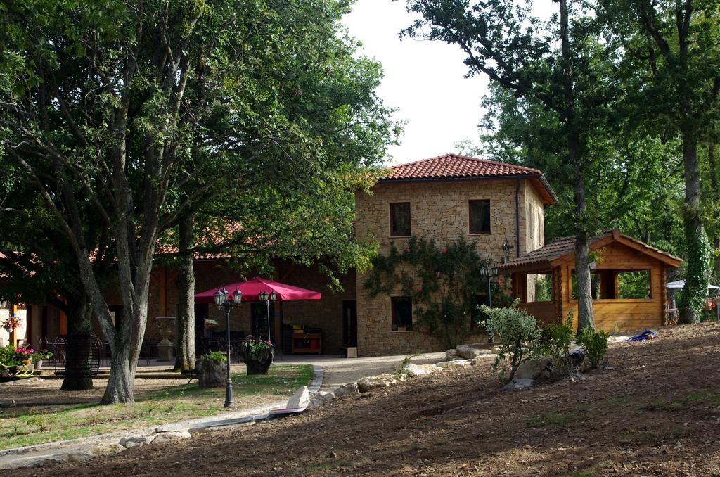 Auberge Les Tables Du Ban Saint-Pierre-la-Palud エクステリア 写真
